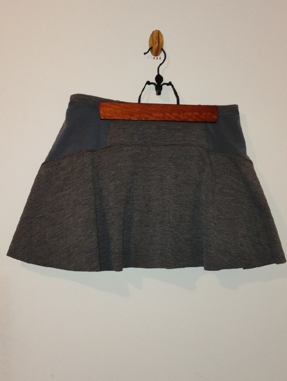 Athleta Match Point Skort. Womens size Small. Charcoal Gray color.